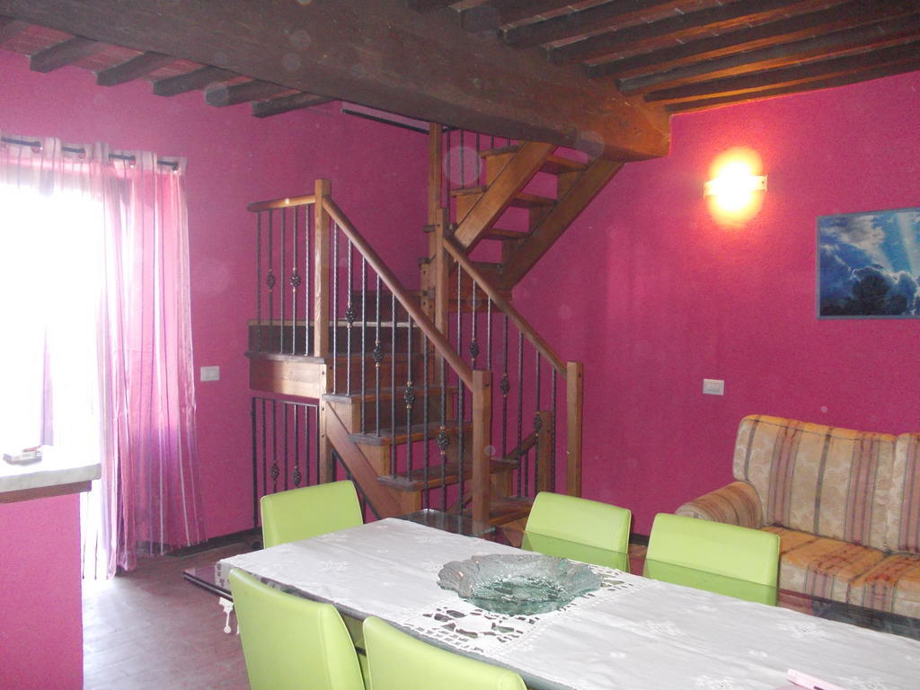 La Casa Dei Colori Apartamento Radicondoli Habitación foto