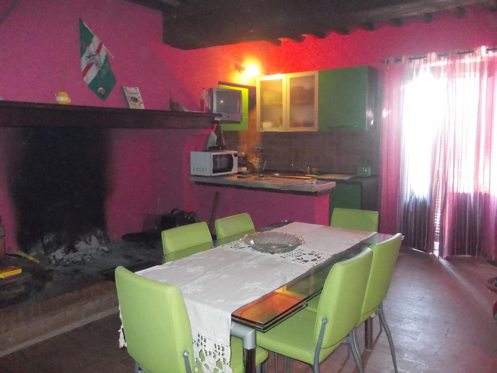 La Casa Dei Colori Apartamento Radicondoli Habitación foto